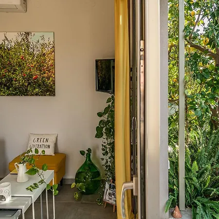 Olive Lemon Biophilic House & Lush Forest Garden Vamos