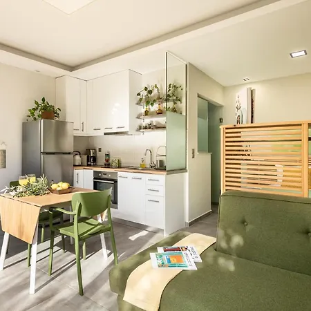 Olive Lemon Biophilic House & Lush Forest Garden Vakantiehuis